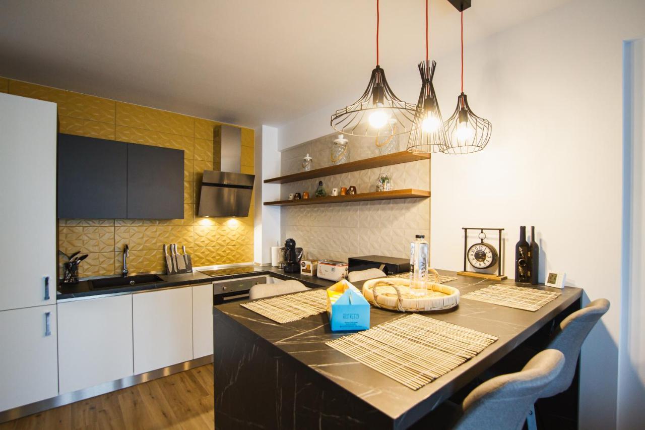 Magnificent Home At Prima Residence Oradea Exteriör bild