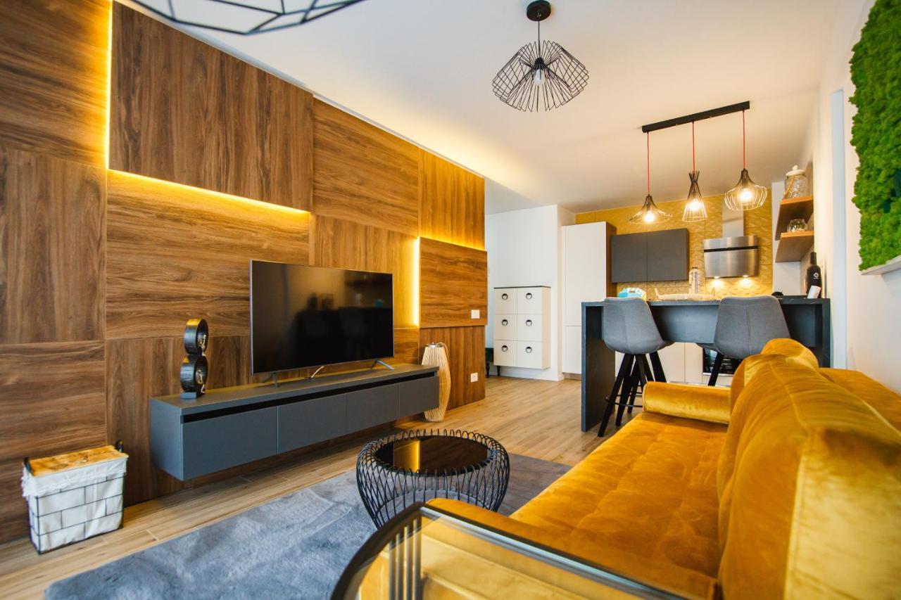 Magnificent Home At Prima Residence Oradea Exteriör bild